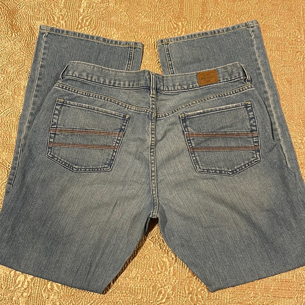 These are very slightly worn I purchased these as a bundle deal